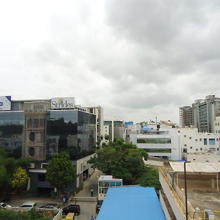 Sri Sai Comforts Hotel Bangalore Buitenkant foto