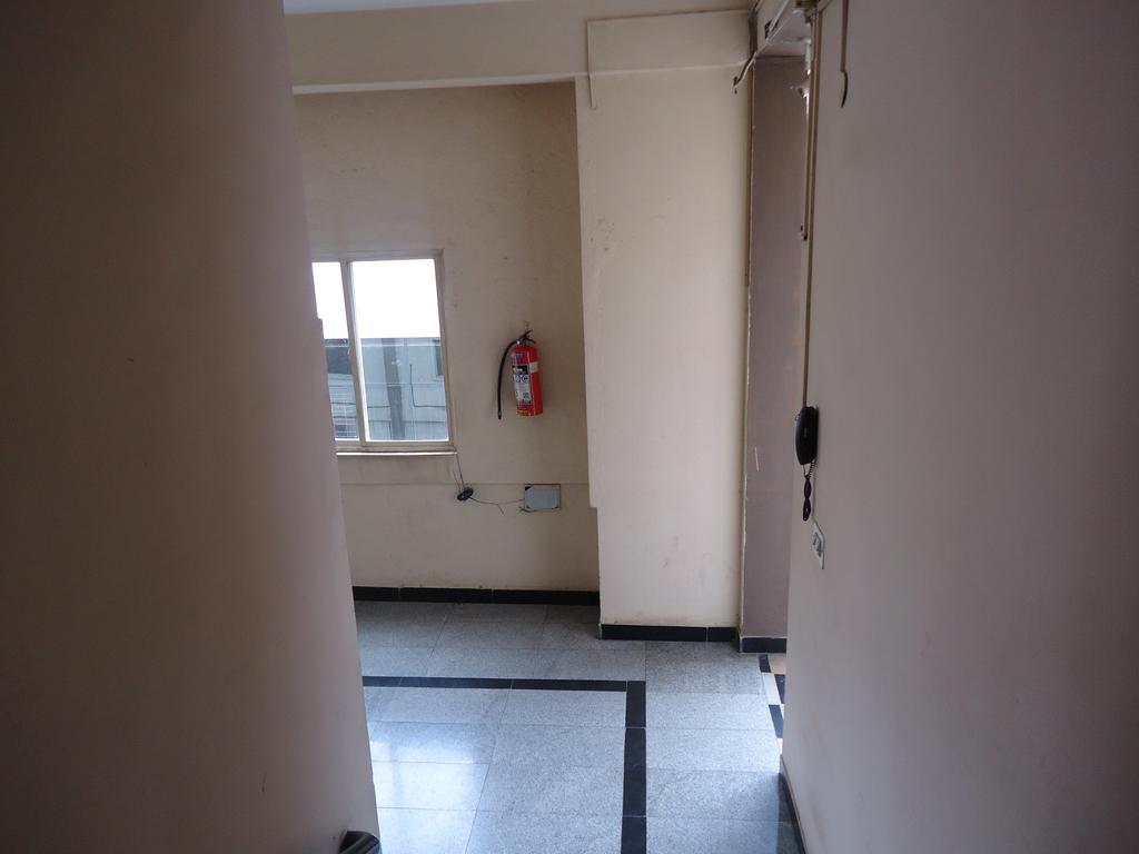Sri Sai Comforts Hotel Bangalore Buitenkant foto