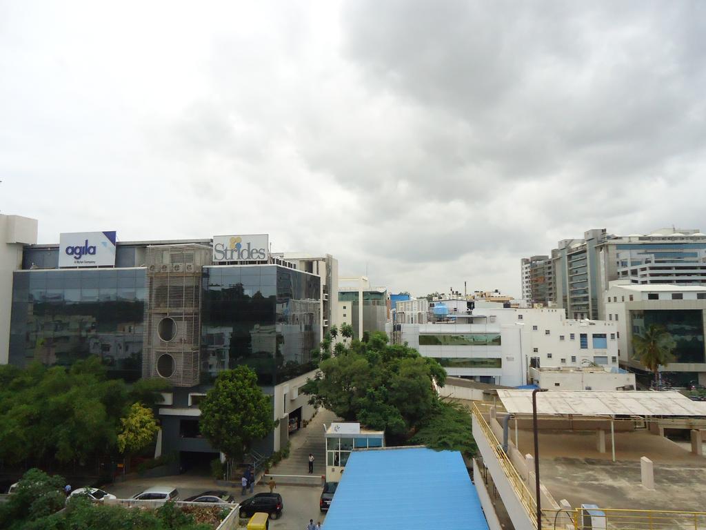Sri Sai Comforts Hotel Bangalore Buitenkant foto