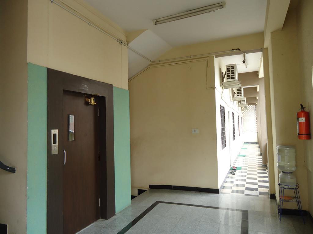Sri Sai Comforts Hotel Bangalore Buitenkant foto