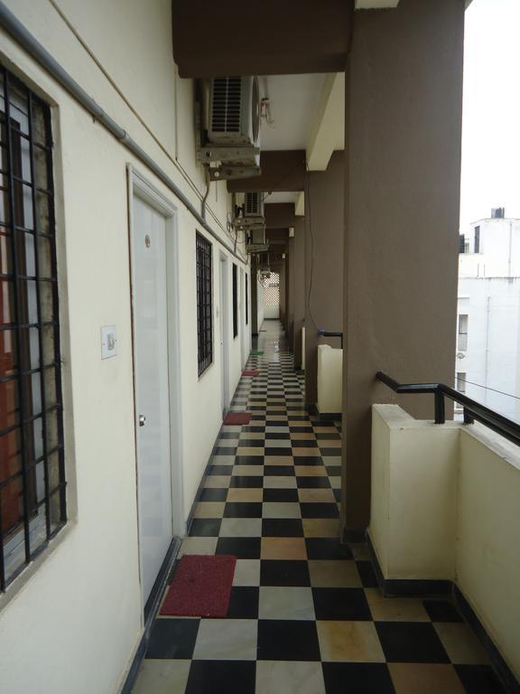 Sri Sai Comforts Hotel Bangalore Buitenkant foto