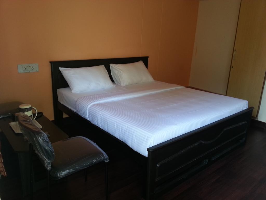 Sri Sai Comforts Hotel Bangalore Kamer foto