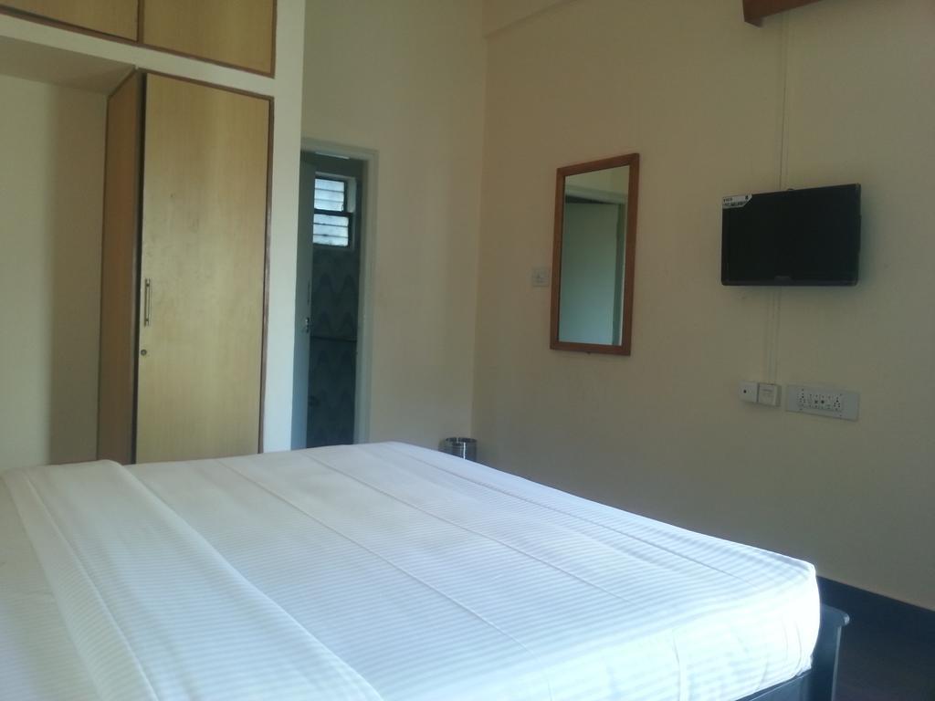 Sri Sai Comforts Hotel Bangalore Kamer foto